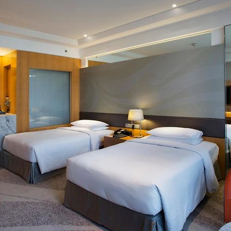 Отель Hyatt Regency Гургаон Экстерьер фото